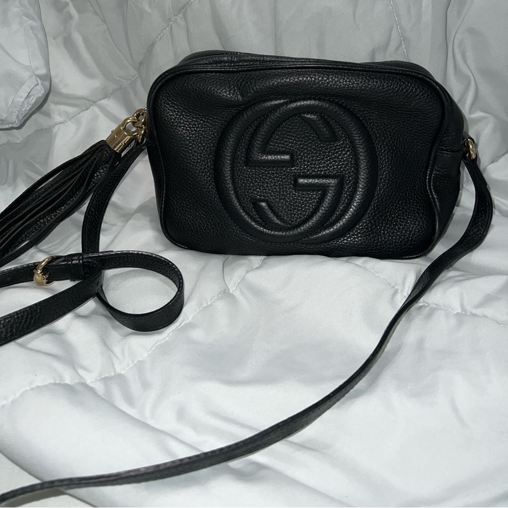100% Authentic GUCCI Soho small leather disco bag